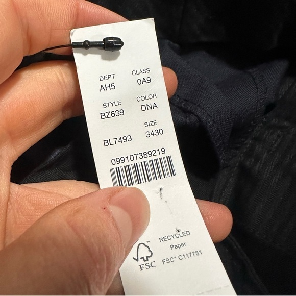 J crew deep navy Kenmare Relaxed-fit suit pant in Italian wool - Picture 5 of 6